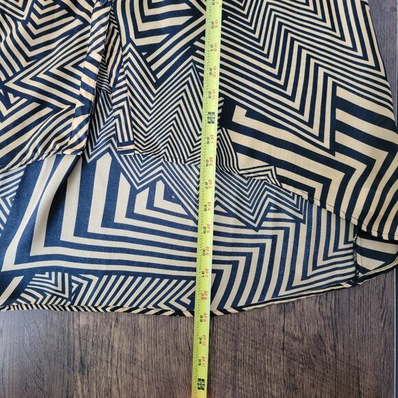 Sunny Leigh Artsy Groovy Blouse Womens Sz XL High-Low Pleated Bell Sleeves Light - Picture 7 of 9